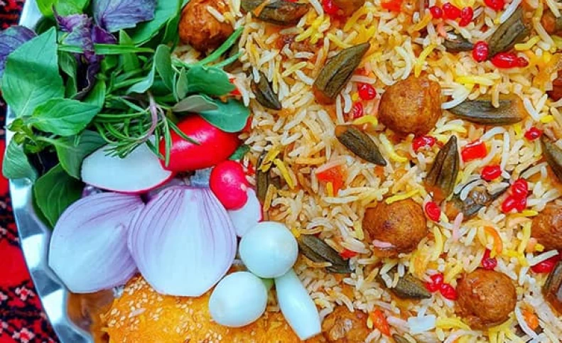 طرز تهیه بامیه پلو با گوشت قلقلی خوشمزه